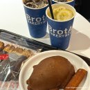 용산-131 | 용리단길 카페 브로트아트 용산 베이커리 카페