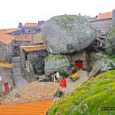 포르투갈의 작은 마을인 몬산토(Monsanto):바위로 만든 주택들 이미지