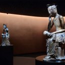 K컬처 &#39;굿즈&#39; 헌터스 날마다 장사진이다 이미지