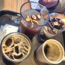 투썸커피숍 앞 | 분당 서현동 케이크 디저트 맛집 커피숍 투썸플레이스 서현 도서관점 메뉴 이용후기