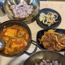 밥장인돼지찌개 - 순천시 연향상가6길 7 | 딸과 함께 다녀온 동성로 맛집 ‘밥장인 돼지찌개’ 짜글이&매콤불고기 후기