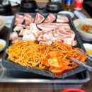 돈벼락김치삼겹살 이미지