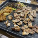 보성축산업협동조합 | 오랜 단골 삼겹살 맛집으로 신김치가 일품인 곳 :: 보성이네 feat.직접 재배한 당귀, 쑥갓 등 다양한 쌈...