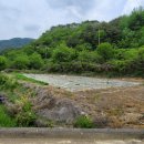 경남 고성군 구만면 소재 산으로 둘러싸인 아늑한 분위기의 개울 접한 생산관리지역밭 1,617m² 매매 이미지