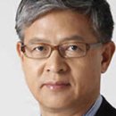 편백나무아래 이미지