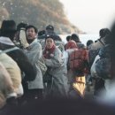 피난을 떠나는 가족 이미지