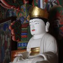 함안 장춘사 석조석가여래삼존좌상 이미지