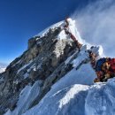 (LW-예술/취미/종교) Climbers Twice as Likely to Reach Top of Mount Everest than in Past 이미지