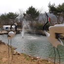 학 조형물 이미지