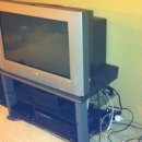 HD TV PHLIPS(36 Inch) + TV stand 는70불, Coffe Tabble은 40불(With Picture) 이미지