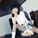 '던♥' 가수 아찔한 각선미와 볼륨감 넘치는 몸매 현아, 웨딩드레스는 오프숄더?… 이미지