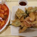 맛있는 떡볶이와 튀김 이미지