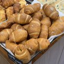 퀸보석 - 진주시 진양호로84번길 6 | 부평 빵집 추천, 소금빵 페스츄리 맛집 '온도베이커리' 피스타치오 퀸아망 솔직후기!
