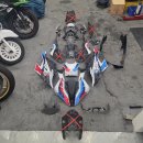22년식 m1000rr 순정카울 이미지