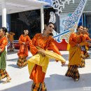 여수 엑스포 200%즐기기-다양한 공연과 문화를 만나볼 수 있는 국제관, 말레이시아관과 캄보디아관 이미지