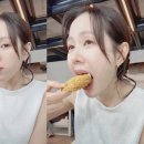'현빈♥' 손예진, 처음 보는 먹방…우아함 벗고 치즈 스틱 폭풍 흡입 유행하는 치즈 스틱 먹방 이미지