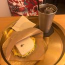 카페 좋아진다 | 사당 디저트 맛집 떡샌드위치 먹은 후기