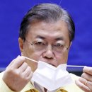 Moon to wayward citizens: 'Abide by anti-virus rules or pay the price' 이미지