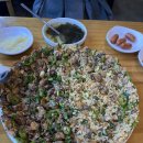 뒷벌어린이공원 사거리 횡단보도 | 강릉역 근처 맛집. 강릉 엄지네 꼬막집 1호점. 꼬막무침 비빔밥. 내돈내산 솔직후기. 강릉역에서 가는 법.