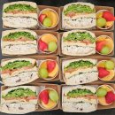 크랜베리치킨샌드위치(하프) + 과일s / 월드비전어린이집 유치원 선생님 간식도시락 소량 단체주문 배달