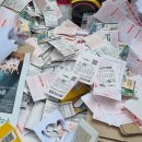 버려진 복권 이미지