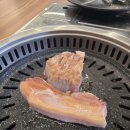 썬세탁소 | 삼양사거리 맛집 삼양그릴링! 직원이 끝까지 구워주는 숙성 삼겹살·목살, 비빔막국수까지