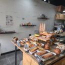 브리첼 | 까치산 빵집 브레드모리 | 무화과깜빠뉴 산딸기브리첼 소금빵 솔직 후기