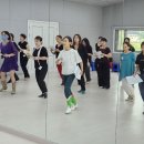 라인댄스(고급) 이미지