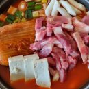 죽여주는 쌩고기통 김치찌개 이미지