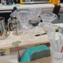 핸드드립 커피와 라떼아트 이미지