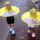 “국내 도입 시급”…일본서 난리난 어린이용 우비 이미지