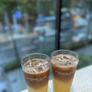 강남역대형카페 투썸플레이스 역삼성홍타워점 신메뉴 바나나 샷 라떼 솔직후기