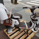 화이트 자전거 이미지