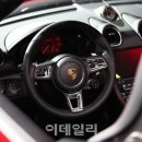 더718