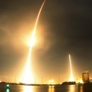 (HL-과학/기술/교육) SpaceX Celebrates Historic Rocket Launch, Landing 이미지