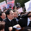 전국호남향우회총연합중앙회 | <시사저널> ‘윤 어게인’ 절연 없이 광주 찾은 장동혁…진정성도 전략도 없다 [박동원의 시시비비]