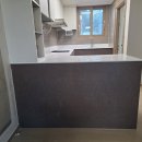 롯데캐슬아일랜드아파트 | 용산 롯데캐슬센터포네 아파트 주방 인테리어필름 시공 후기｜싱크대 하부장·아일랜드식탁 현대 W-632