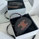 미니문 | 셀린느 하프문백 내돈내산 후기, 착샷 - 미니백 추천, 생각보다 많이 들어가면서도 작긴 하다(?)