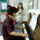 서울덕암초등학교 4학년 6반-Stepping on the rainy street- 이주희, 김유빈,김연재 이미지