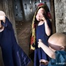 팔이합성 이미지