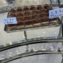 대성산업(주)낙동강주유소 | 환상적인 빛 속에서 만나는 달콤한 휴식: 낙동강 뷰 베이커리 카페 탐방기