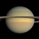 강가에 하얀집 펜션 이미지