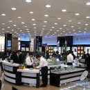 라데팡스 안경 이미지