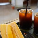 커피무카24 망원점 | 망원동 카페 카스테라연구소 통망고산도 디카페인 아메리카노 망원시장 근처 빵집 내돈내산 솔직후기
