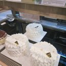 더현대서울 베즐리카페(VEZZLY CAFE) | 디저트 관심 1도없는 사람도 반한 더현대서울 베즐리vezzly 케이크 내돈내산 후기