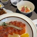 육회랑연어 이미지