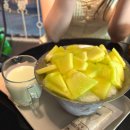 홍대 생과일 빙수 맛집 &#39;빙츄르 홍대점&#39; 멜론 우유 눈꽃빙수 내돈내산 후기