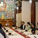 조계종 총무원장 진우스님, APEC 정상 배우자들에 “인연법 가르침 전 세계가 나눠야” 이미지