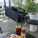 반월빌딩 | [경기/군포] 바리스타 세계 챔피언이 말아주는 반월호수 카페! 디마인커피로스터즈
