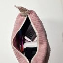 스타벅스 대전수침교DT점 | 스타벅스 럭키데이 코듀로이 파우치 후기｜핑크 실물·수령 방법 정리